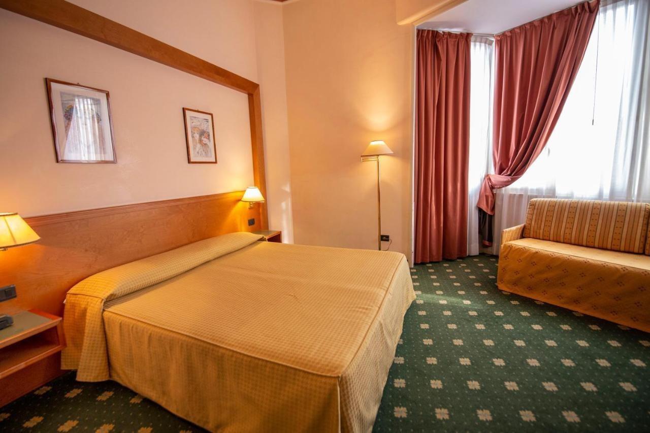 Hotel Estense Modena Kültér fotó