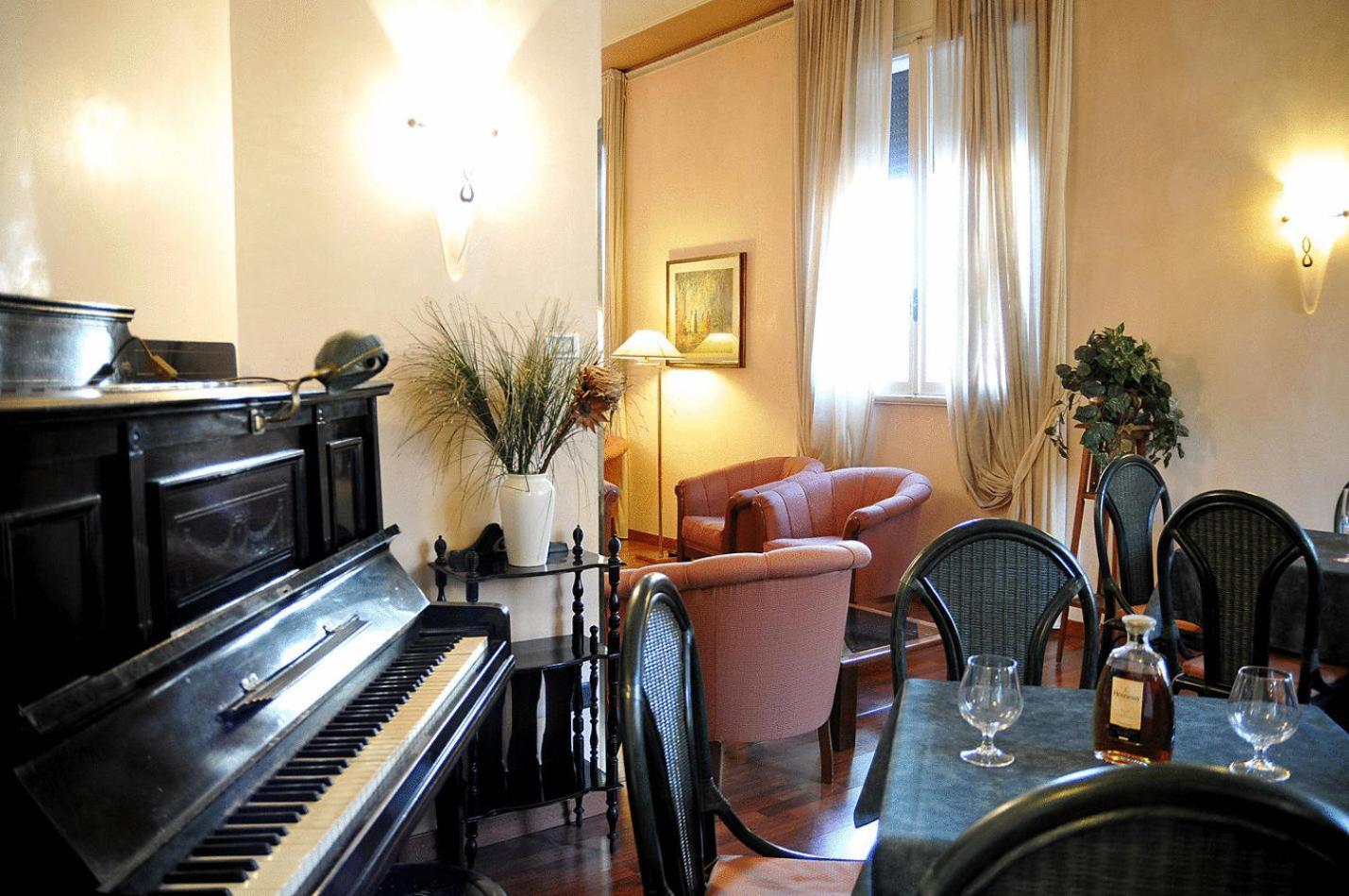 Hotel Estense Modena Kültér fotó